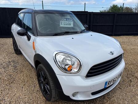 MINI COUNTRYMAN 1.6 Cooper Auto Euro 5 5dr