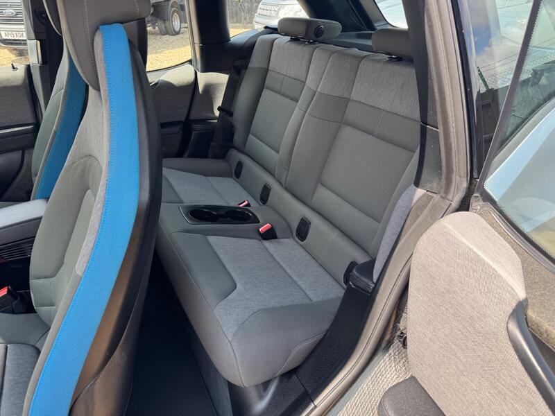 BMW I3